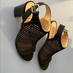 Unusable Black Fabric Sandler’s